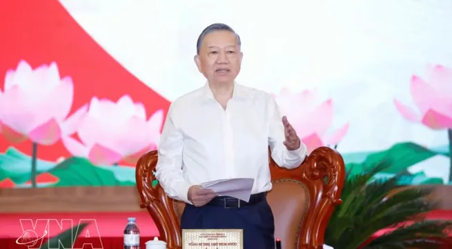 Top leader asks Son La to become ecological agriculture, agro-processing, tourism hub