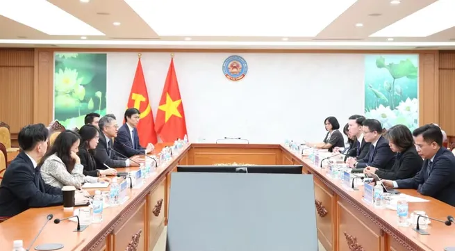 Vietnam, Bloomberg seek deeper ties to boost financial market development