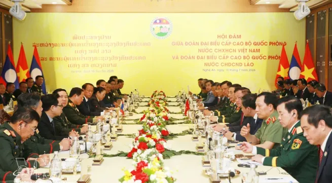 Vietnam, Laos discuss ways to strengthen defence cooperation at high-level talks