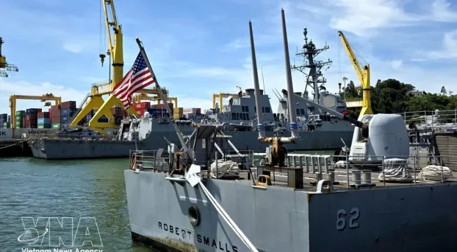 US Navy Carrier Strike Group visits Da Nang