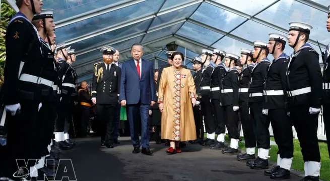 Official welcome ceremony held for top Vietnamese leader in New Zealand