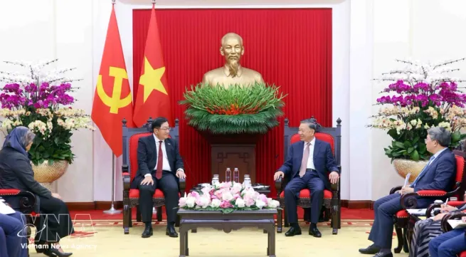 Top leader highlights dynamic growth in Vietnam–Malaysia relations