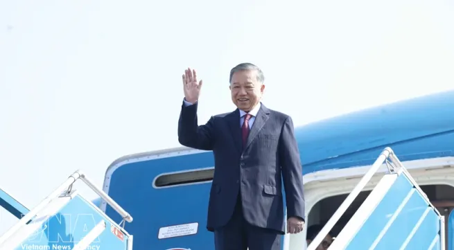 Top leader departs for state visits to Australia, New Zealand