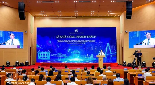 Hanoi breaks ground on two national railway projects, showcases 17 key works