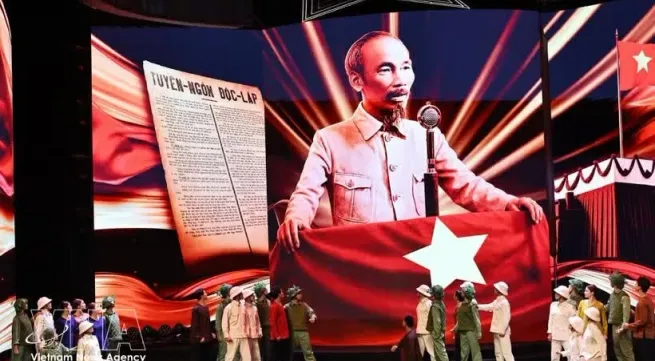 Political-artistic programme highlights value of independence, aspirations for development