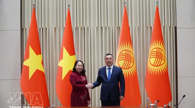 Vietnamese, Kyrgyzstani leaders discuss ways to deepen bilateral relations