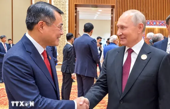 Vietnamese PM meets leaders of countries, int’l organisations on sidelines of 18th BRICS Summit