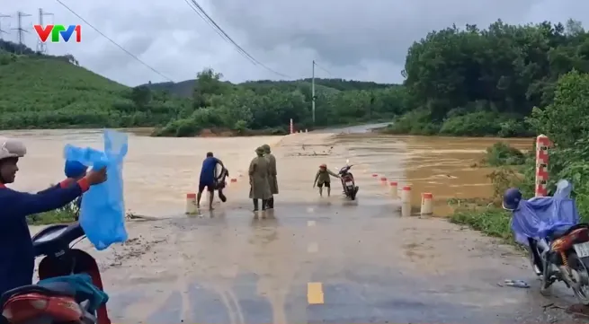 Heavy rain floods residential areas