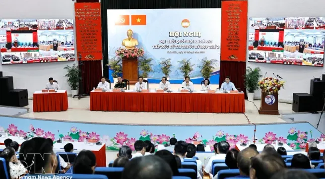 Top legislator calls for putting people at centre of resolving grassroots issues