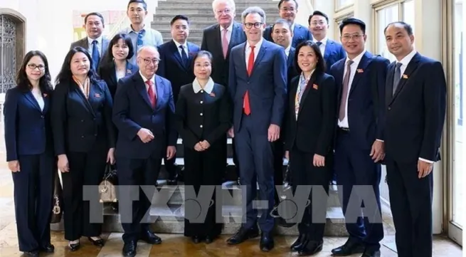 Hanoi, Frankfurt seek to deepen economic, tourism ties