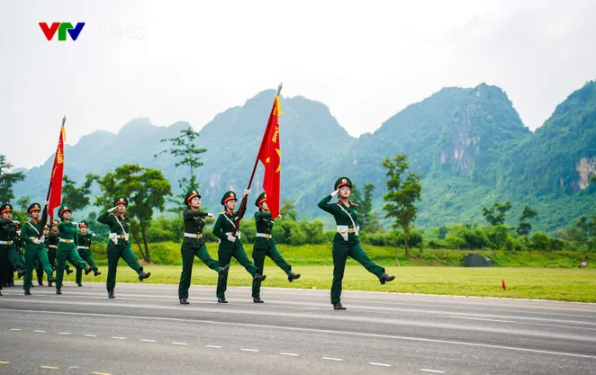Hơn 7.000 chiến sĩ quân đội hợp luyện diễu binh, diễu hành 80 năm Quốc khánh ở Hà Nội