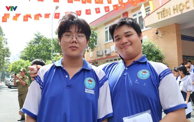 Ngày cuối Kỳ thi THPT 2025: Thí sinh thở phào nhẹ nhõm