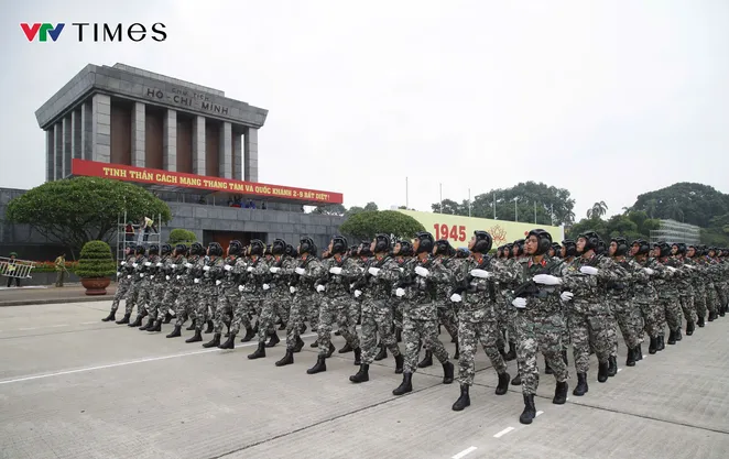 Các khối diễu binh, diễu hành lần đầu tập luyện trên Quảng trường Ba Đình