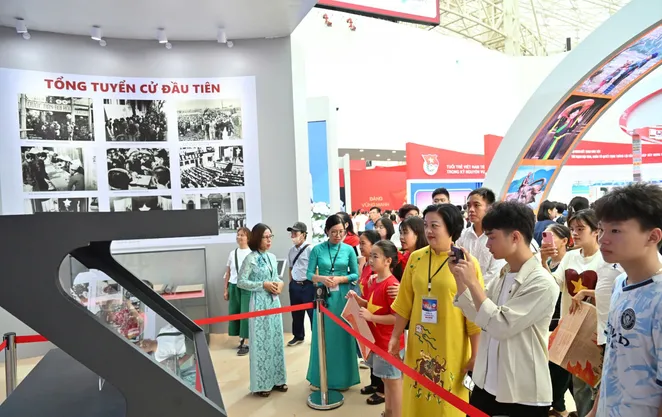 Ấn tượng không gian "Lịch sử và Sứ mệnh Quốc hội Việt Nam" tại Triển lãm thành tựu đất nước