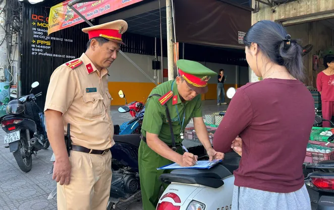 Lập lại trật tự vỉa hè: TP Hồ Chí Minh yêu cầu xử lý nghiêm, không để tái lấn chiếm