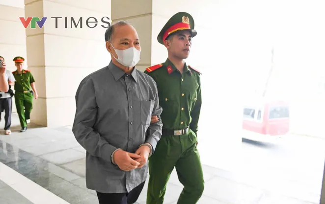 Dẫn giải cựu Thứ trưởng Hoàng Văn Thắng tới toà