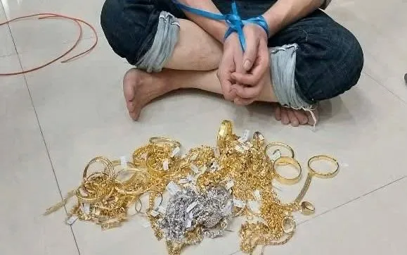 Bắt đối tượng trộm lượng lớn vàng bạc trị giá khoảng 3 tỷ đồng