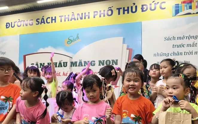 Thiếu nhi TP Hồ Chí Minh hào hứng với chương trình "Sân khấu Măng non"