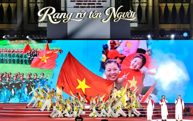 Cầu truyền hình “Rạng rỡ tên Người” tái hiện hành trình 50 năm TP Hồ Chí Minh mang tên Bác