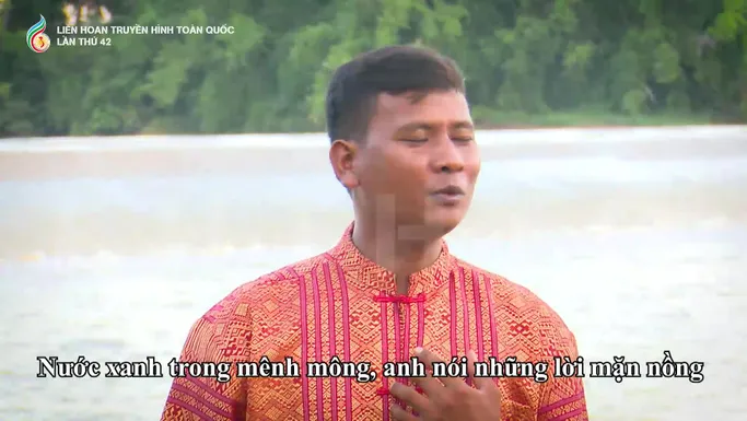 Chương trình Ca múa nhạc tiếng dân tộc