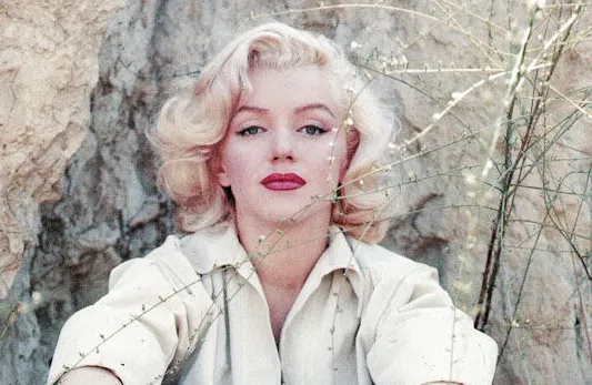 MARILYN MONROE - NỮ DIỄN VIÊN ĐẶC BIỆT NHẤT TRONG LỊCH SỬ ĐIỆN ẢNH