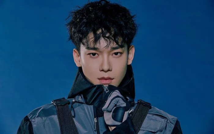 Chen (EXO) bất ngờ thông báo nhập ngũ