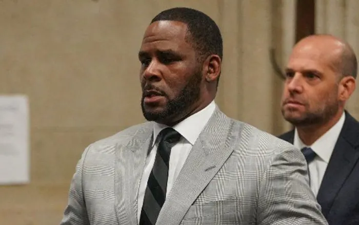 Bị kết án 30 năm tù, R. Kelly được theo dõi nhằm tránh nguy cơ tự sát