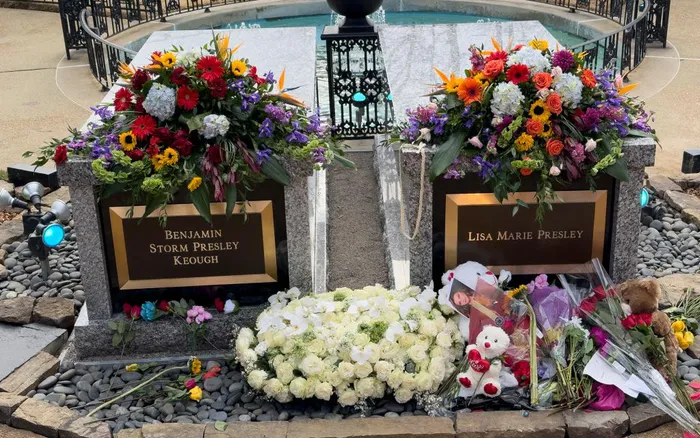 Lisa Marie Presley được chôn cất cạnh mộ của con trai