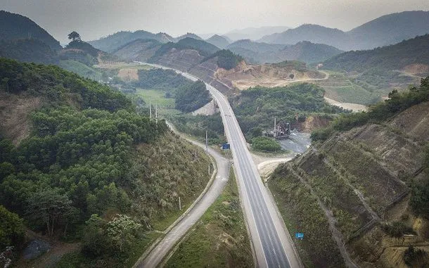 Đặt mục tiêu khởi công Dự án đường Hòa Lạc - Hòa Bình vào 1/7/2025