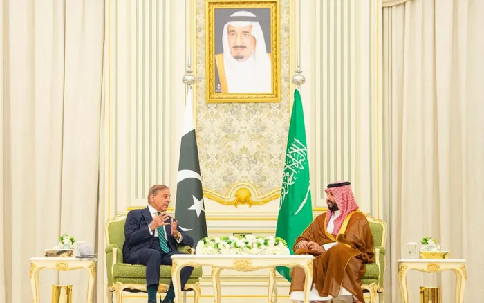 afp--20250918--74x43g3--v1--midres--saudipakistanpoliticsdiplomacy-24663224128044476701679-47205455864023684947820.jpg