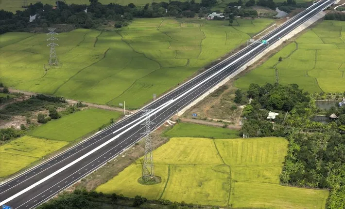 Bộ Xây dựng chọn phương án mở rộng 15 đoạn cao tốc Bắc - Nam