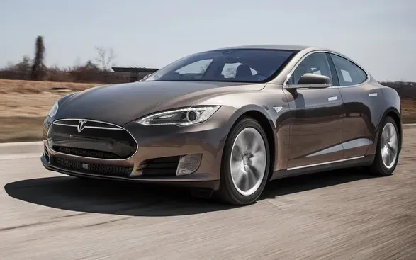 Mỹ mở rộng điều tra hệ thống tự lái Tesla, nguy cơ thu hồi do lỗi cảnh báo