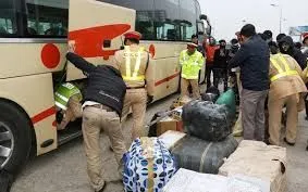 Đề xuất phạt tới 14 triệu đồng với xe kinh doanh vận tải "trá hình"