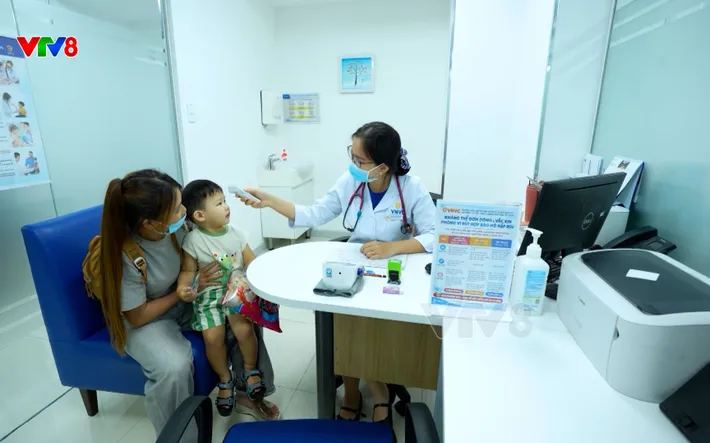 Hơn 100.000 trẻ em Việt Nam đã tiêm vắc xin tay chân miệng