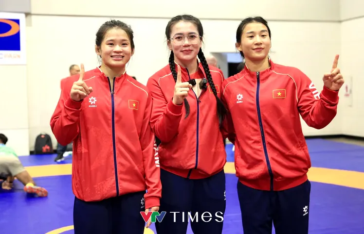 3 phút 3 tấm huy chương vàng, thành tích ấn tượng của đội tuyển vật nữ Việt Nam