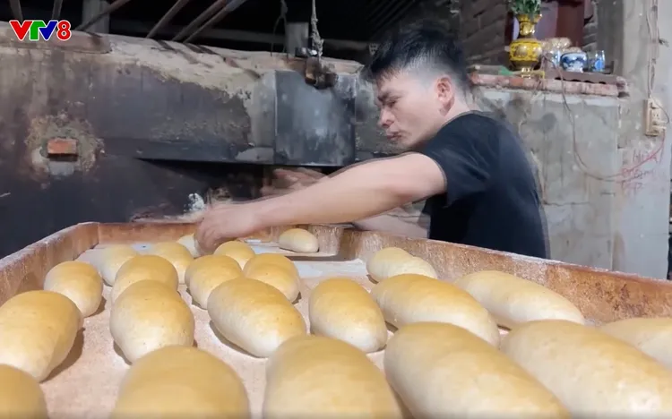Muôn màu cuộc sống: Bánh mỳ củi 🍞 🔥 🪵 🌾 