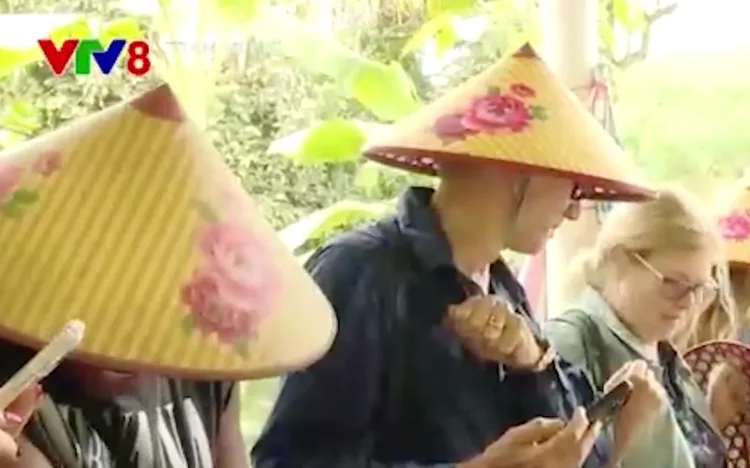 Mỗi ngày 1 góc nhìn: Khi nông dân làm du lịch 🌿