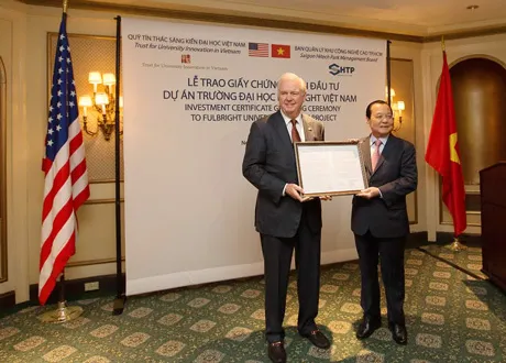 Tổng Bí thư dự lễ trao giấy phép xây dựng trường Đại học Fulbright
