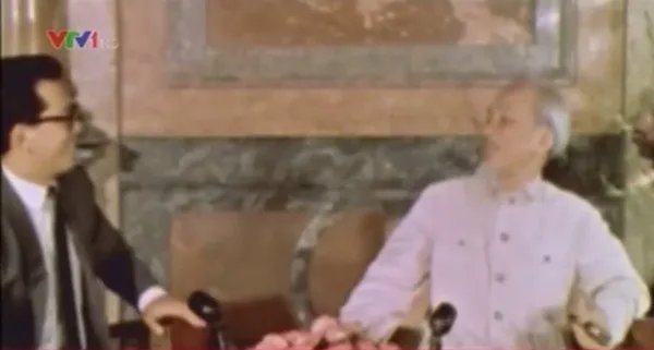 Chủ tịch Hồ Chí Minh trả lời báo chí Nhật Bản năm 1966