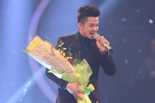 Trọng Hiếu mang "Con đường tôi" đến Liveshow Bài hát yêu thích tháng 8