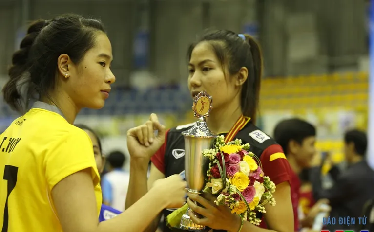 VTV Cup 2015: Lê Thúy đọ sắc cùng Thatdao
