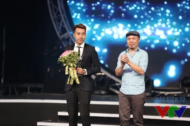 Mr Right giành giải "Bài hát yêu thích nhất tháng 7" như dự đoán