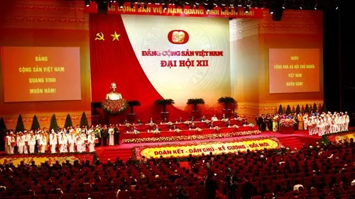 Các đại biểu bầu Ban Chấp hành Trung ương Đảng khóa XII