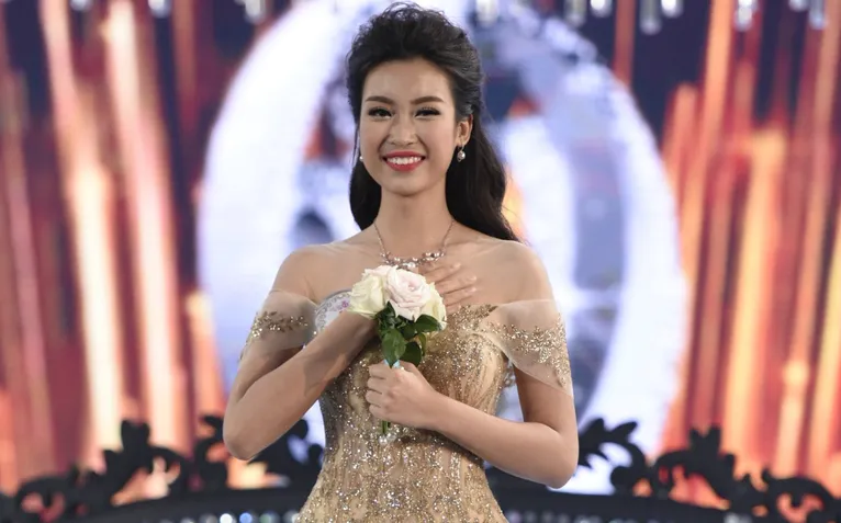 Hoa hậu Việt Nam 2016: Xem lại phần ứng xử “nuột” giúp Đỗ Mỹ Linh đoạt vương miện