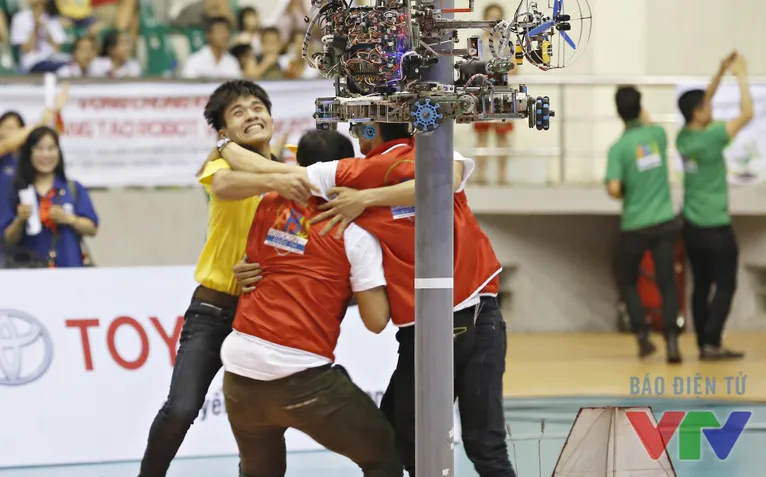 Robocon 2016: "Tượng đài bất bại” Lạc Hồng lần đầu nếm mùi thua cuộc