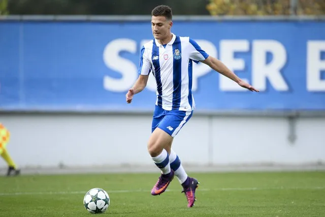 Tài năng trẻ Porto gia nhập Man Utd