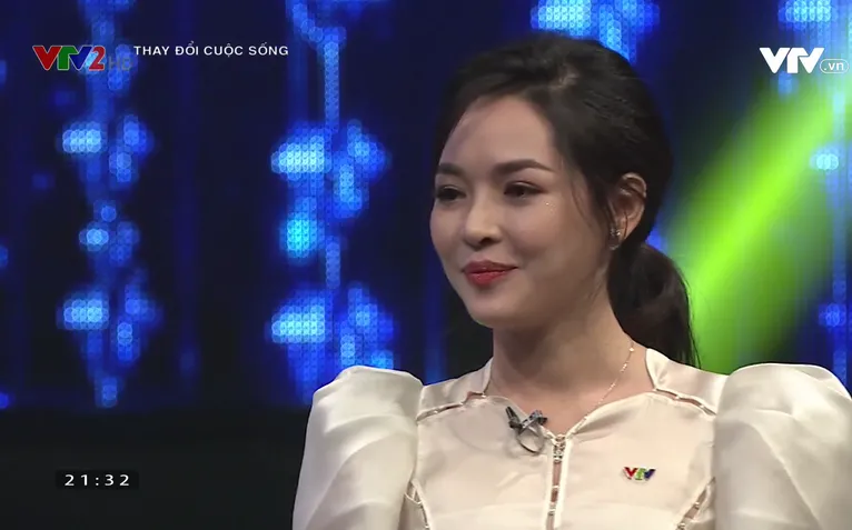 "Hot girl" phẫu thuật thẩm mỹ Thanh Quỳnh làm MC Change Life