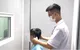 Suýt mất thính lực vì tắm đêm sau ca làm khuya