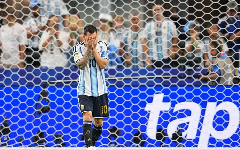 TRỰC TIẾP Argentina 0-0 Áo (H1): Messi sút trượt penalty
