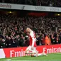 Arsenal vươn lên dẫn đầu Ngoại hạng Anh, Man Utd tìm lại niềm vui chiến thắng